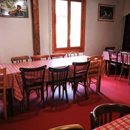 Le Chamoniard Volant Хостел Шамони